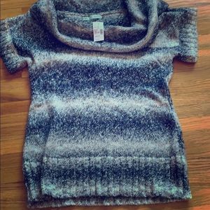 Short sleeved sweater